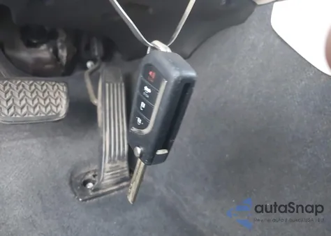 2018 Toyota Camry Le z USA, uszkodzony, nr VIN 4T1B11HK6JU547166